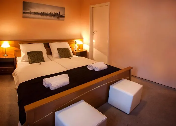 Hotel Wyzsza Brama Centrum *