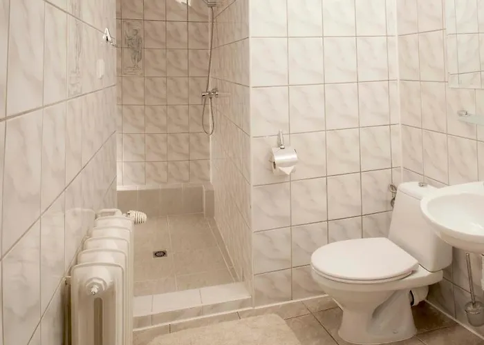 Wyzsza Brama Centrum אורחן צ'שין