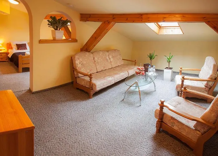 Inn Hotel Wyzsza Brama Centrum